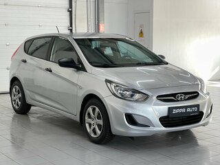 2013 Hyundai Solaris I, серебристый, 679000 рублей, вид 1