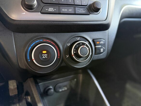 2014 Kia Rio III, чёрный - вид 15