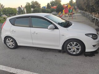2011 Hyundai i30 I Рестайлинг, белый, 550000 рублей, вид 1