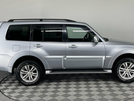 2014 Mitsubishi Pajero IV Рестайлинг 2, серебристый, 2460000 рублей, вид 4