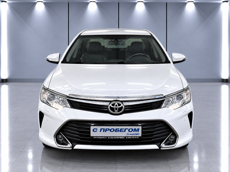 2016 Toyota Camry VII (XV50) Рестайлинг, белый, 1945000 рублей, вид 2