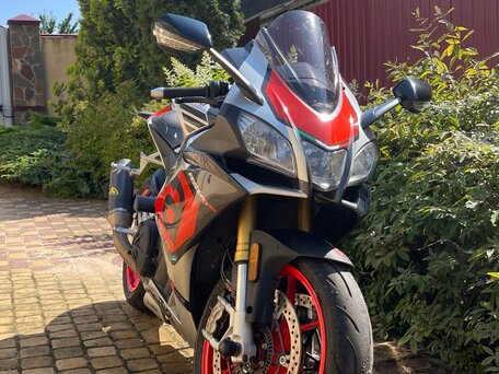 2018 Aprilia RSV4, серебристый, 1190000 рублей, вид 2