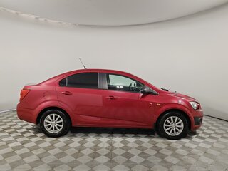 2014 Chevrolet Aveo II, красный, 720000 рублей, вид 4