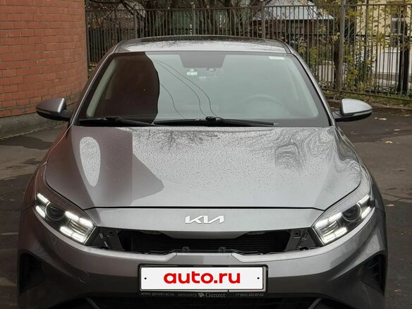 2022 Kia Cerato IV Рестайлинг, серый, 1350000 рублей - вид 5