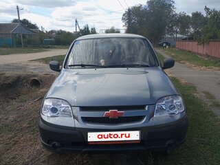 2013 Chevrolet Niva I Рестайлинг, серый, 650000 рублей, вид 3