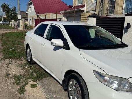 2012 Toyota Corolla X (E140, E150) Рестайлинг, белый, вид 2