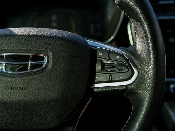 2022 Geely Atlas Pro, серый, 1830000 рублей - вид 17