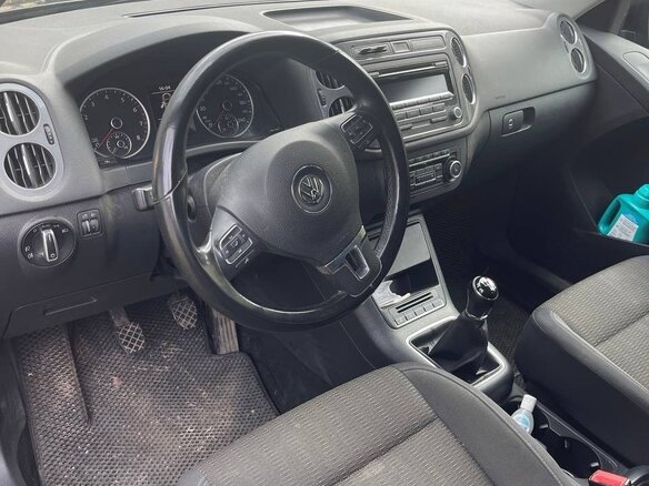 2011 Volkswagen Tiguan I Рестайлинг, чёрный, 729000 рублей - вид 5