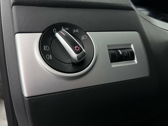 2013 Volkswagen Multivan T5 Рестайлинг, белый, 2390000 рублей - вид 17