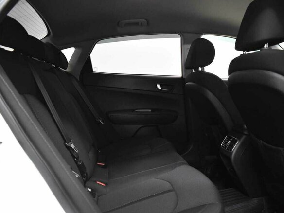 2019 Kia Optima IV Рестайлинг, белый, 1630000 рублей - вид 12