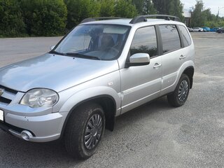 2012 Chevrolet Niva I Рестайлинг, серый, 298000 рублей, вид 1