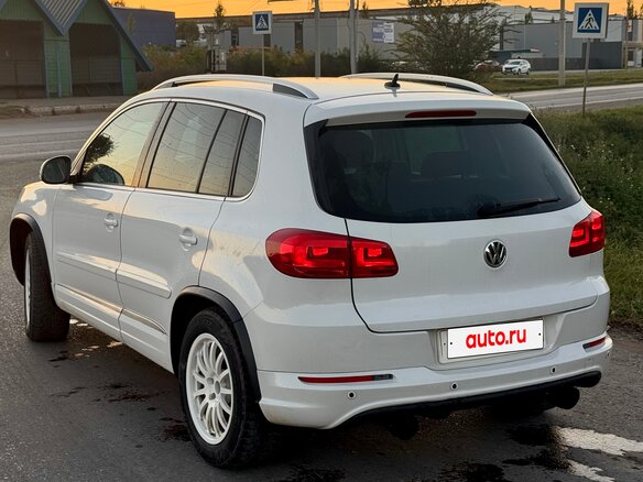2011 Volkswagen Tiguan I Рестайлинг, белый, 1200000 рублей - вид 4
