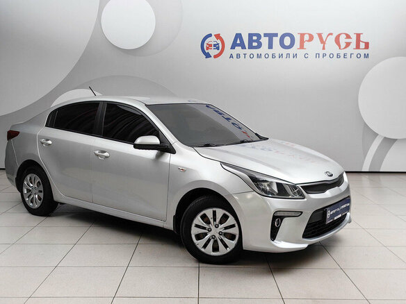 2017 Kia Rio IV, серебристый, 1099000 рублей
