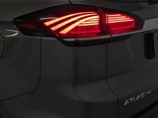 2023 Geely Atlas Pro, серый, 2000000 рублей, вид 4