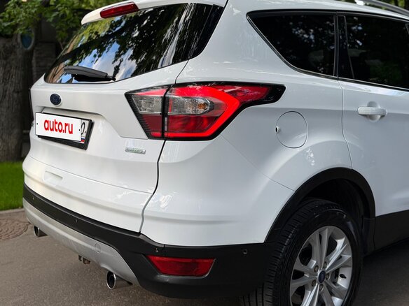 2017 Ford Kuga II Рестайлинг, белый - вид 11