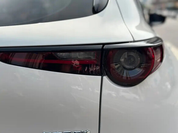 2023 Mazda CX-30 I, белый - вид 4