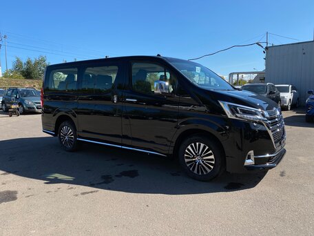 2026 Toyota HiAce H300, чёрный, 11200000 рублей, вид 3