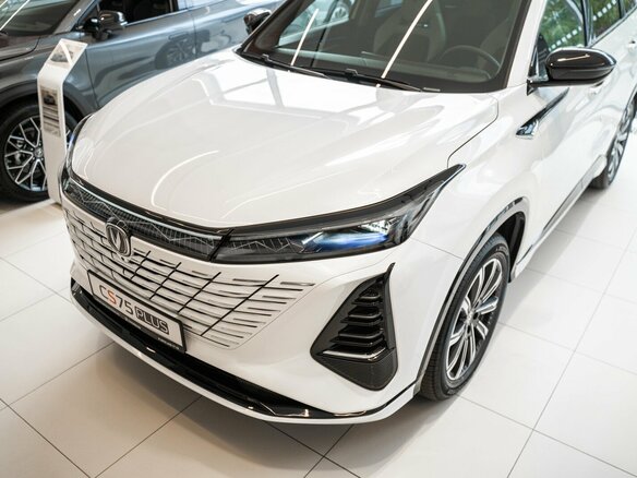 2025 Changan CS75 Plus III, белый, 4224900 рублей - вид 2