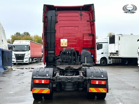 2018 Volvo FH, красный, 5690000 рублей, вид 5