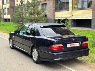 1998 Mercedes-Benz E-Класс 240 II (W210, S210), синий, 365000 рублей, вид 5