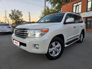 2015 Toyota Land Cruiser 200 Series Рестайлинг 1, белый, 4950000 рублей, вид 2