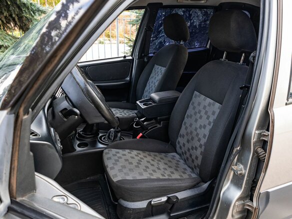 2010 Chevrolet Niva I Рестайлинг, серебристый, 444000 рублей - вид 10