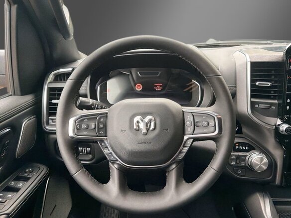2025 Ram 1500 Crew Cab V Рестайлинг, чёрный, 5600000 рублей - вид 4