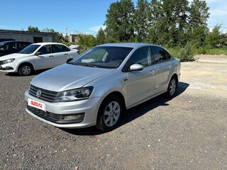 2016 Volkswagen Polo V Рестайлинг, серебристый, 650000 рублей, вид 1