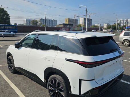 2026 Toyota bZ3X 67.9 kWh, белый, 2600000 рублей, вид 5