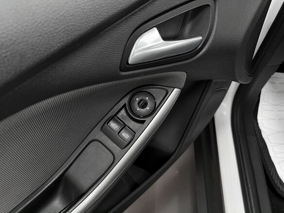 2013 Ford Focus III, белый, 750000 рублей - вид 13