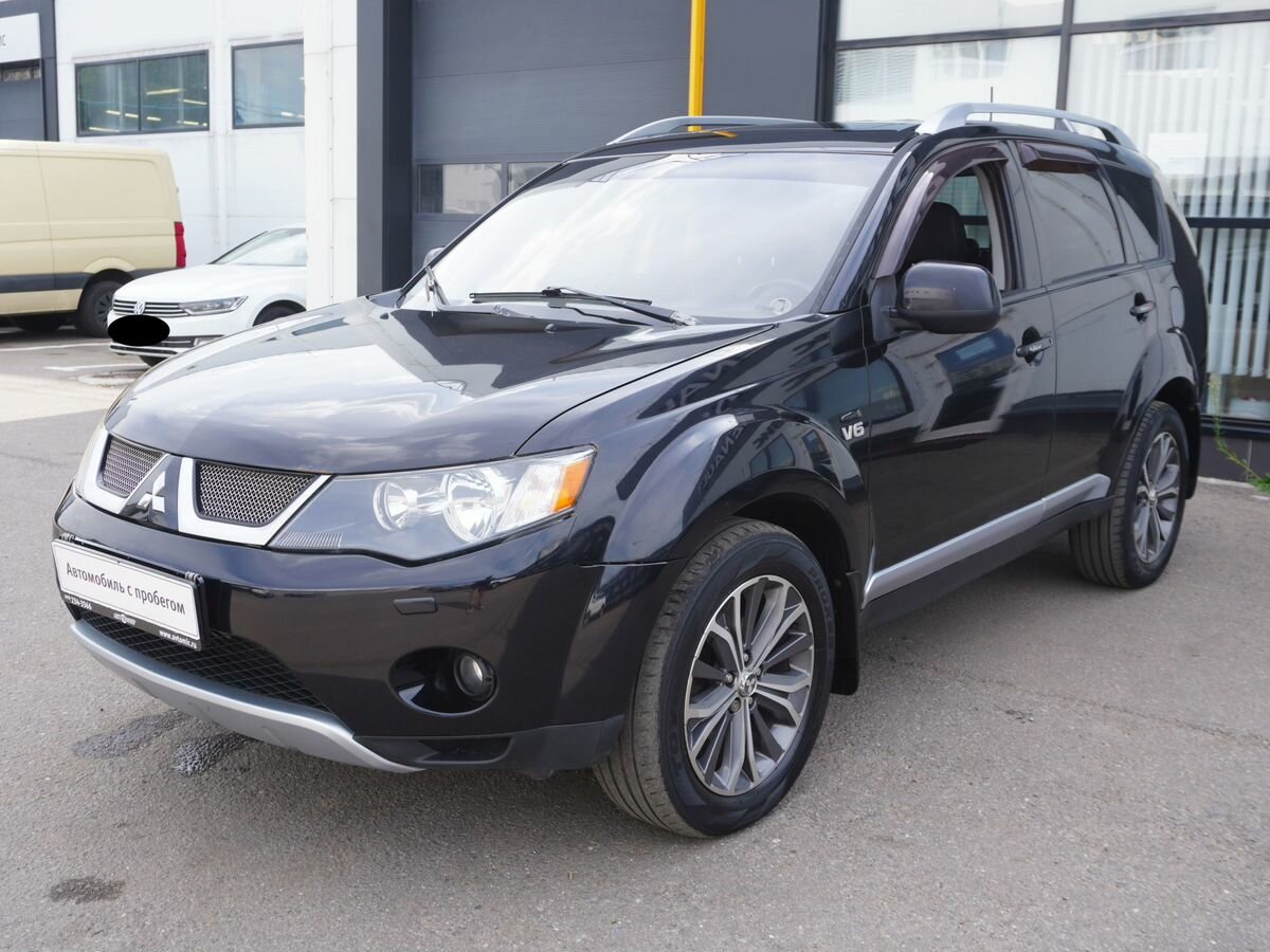 Открыть фотографии: Mitsubishi Outlander II