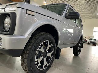 2026 Lada (ВАЗ) Niva Legend I Рестайлинг, серебристый, 1365000 рублей, вид 3