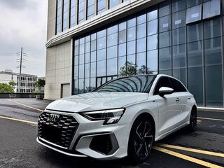 2023 Audi A3 Sportback 35 TFSI IV (8Y), белый, 1800000 рублей, вид 1