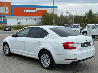 2020 Skoda Octavia III (A7) Рестайлинг, белый, 1950000 рублей, вид 5