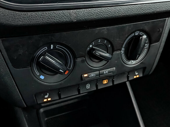 2021 Volkswagen Polo VI, синий - вид 20