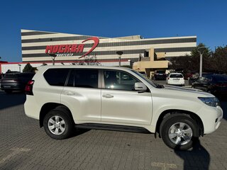2018 Toyota Land Cruiser Prado 150 Series Рестайлинг 2, белый, 4990000 рублей, вид 2