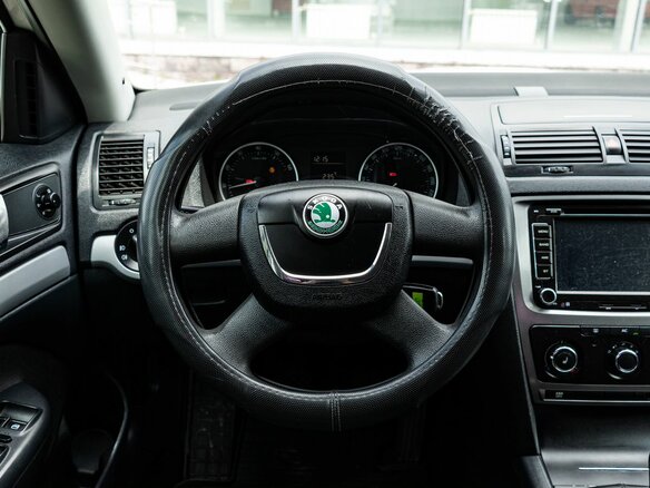 2012 Skoda Octavia II (A5) Рестайлинг, белый, 725000 рублей - вид 17