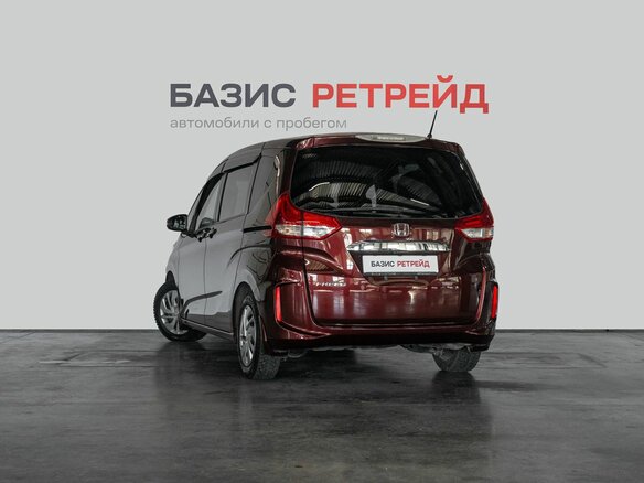 2017 Honda Freed+ II, красный, 1389000 рублей - вид 6