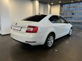 2017 Skoda Octavia III (A7) Рестайлинг, белый, 1540000 рублей - вид 2