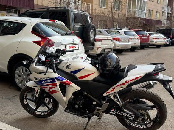 2014 Honda CBR 250R, белый, 350000 рублей - вид 3