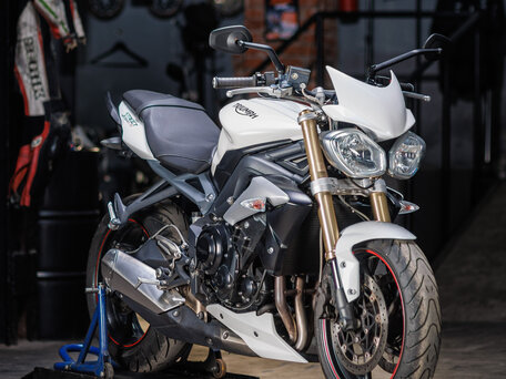 2017 Triumph Street Triple, белый, 650000 рублей, вид 1