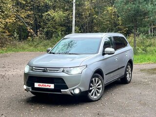 2014 Mitsubishi Outlander III, серебристый, 1000000 рублей, вид 1