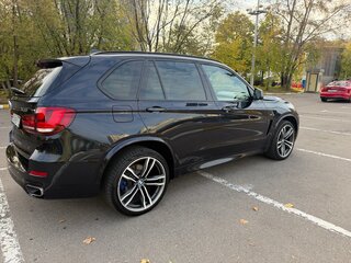 2014 BMW X5 50i III (F15), синий, 3450000 рублей, вид 5
