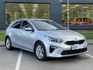 2018 Kia Ceed III, серебристый, 1665000 рублей, вид 3