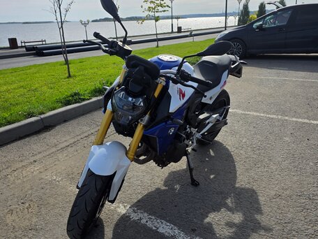 2024 BMW F 900 R, белый, 870000 рублей, вид 2