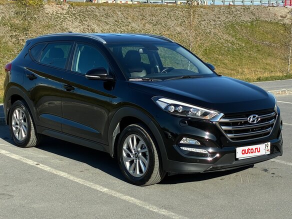 2016 Hyundai Tucson III, чёрный, 2000000 рублей - вид 2