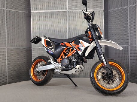 2015 KTM 690 SMC, белый, 627000 рублей, вид 2