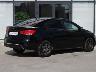 2010 Kia Cerato 5-speed II, чёрный, 650000 рублей, вид 5