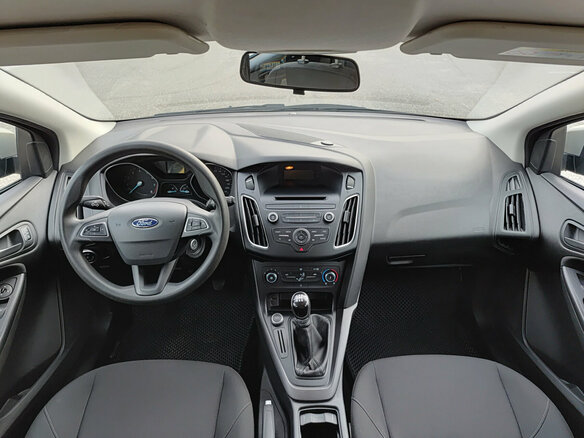 2017 Ford Focus III Рестайлинг, бежевый, 990000 рублей - вид 13