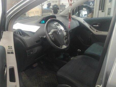 2008 Toyota Yaris Multimode II, серебристый, 470000 рублей, вид 5